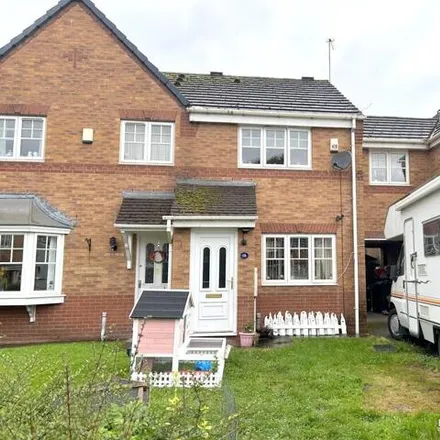 Buy this 3 bed townhouse on Tideway Close in Pendlebury, M7 3AR