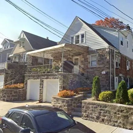 Rent this 2 bed house on 75 Glen Street in Grantwood, Cliffside Park