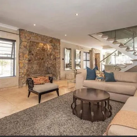 Image 1 - Glengarry Crescent, Nelson Mandela Bay Ward 2, Gqeberha, 6001, South Africa - Apartment for rent