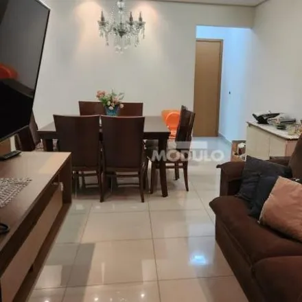 Buy this 3 bed apartment on Avenida Floriano Peixoto in Centro, Uberlândia - MG