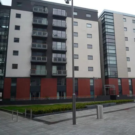 Rent this 3 bed apartment on Meadowside Quay Walk in Thornwood, Glasgow