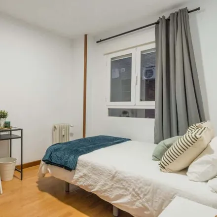 Rent this 4 bed room on Madrid in Calle del Camino de los Vinateros, 55