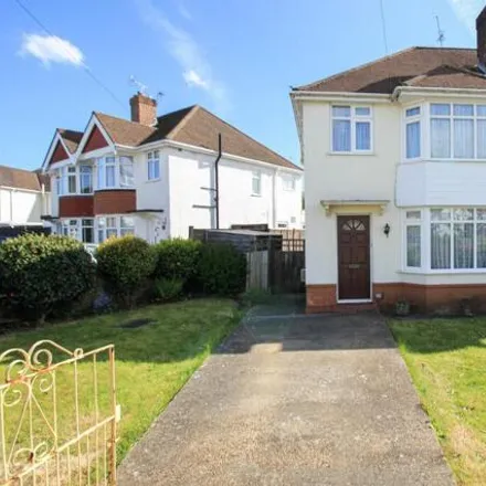 Buy this 3 bed duplex on Gladstone Road in Southampton, SO19 8GU