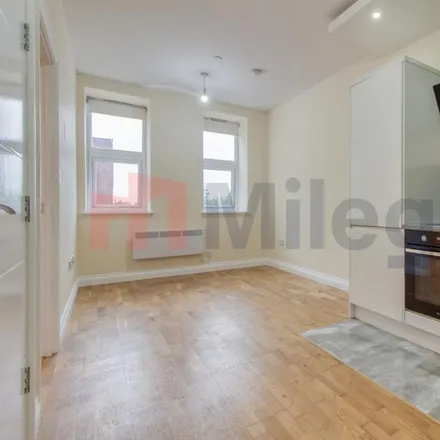 Image 1 - Richmond House, Harcourt Avenue, Southend-on-Sea, SS2 6HU, United Kingdom - Apartment for rent