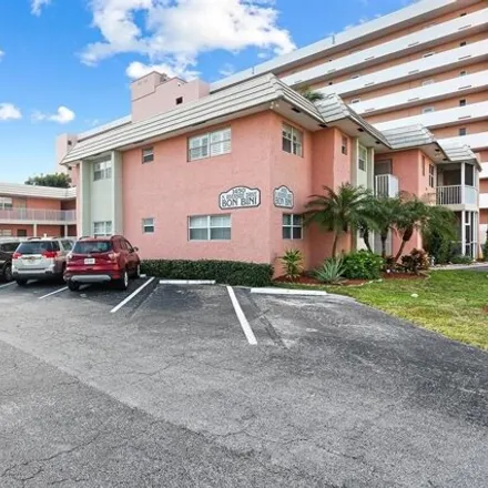 Buy this 1 bed condo on 3206 Northeast 15th Street in Country Club Isles, Pompano Beach