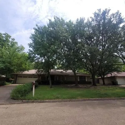 Rent this 2 bed house on 817 Milan in Italy, Texas