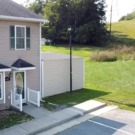 Buy this 3 bed townhouse on 432 Freedom Court in Rockingham County, VA 22801