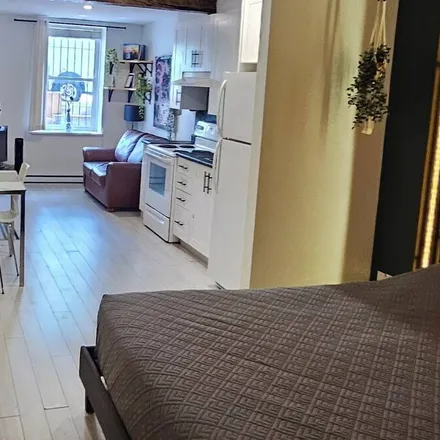 Rent this 1 bed apartment on Hochelaga in Montreal, QC H1W 3K8