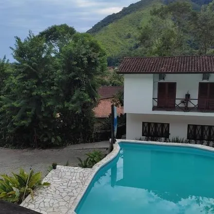 Buy this 2 bed house on Rua Prefeito Mansueto Pierotti in Vila Amélia, São Sebastião - SP