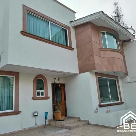 Rent this 4 bed house on Calle París in 54054 Tlalnepantla, MEX