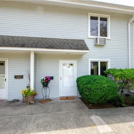 Buy this 3 bed condo on 113 Florence Road in Branford Hills, Branford