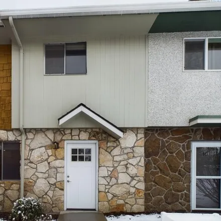 Buy this 3 bed condo on Safeway in 5702 Summitview Avenue, Yakima