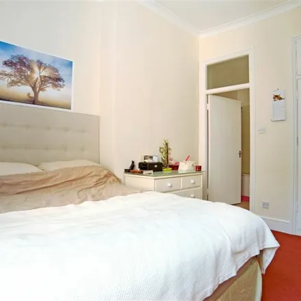Rent this 3 bed apartment on 10 Bloomfield Road in London, N6 4ET