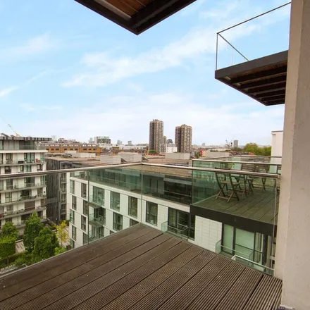 Image 3 - Goodman's Fields, Hooper Street, London, E1 8BP, United Kingdom - Apartment for rent