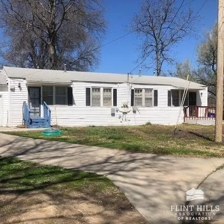Buy this studio house on 99 Lincoln Circle in Junction City, KS 66441
