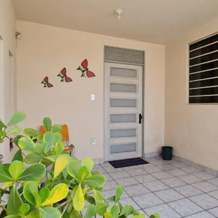 Buy this 3 bed house on Avenida Agamenon Magalhães in Mauricio de Nassau, Caruaru - PE