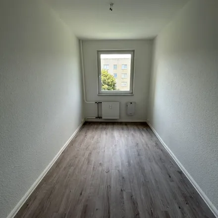 Rent this 3 bed apartment on Hufelandstraße 6 in 04435 Schkeuditz, Germany