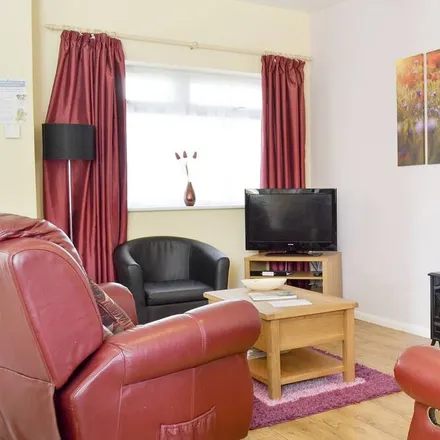 Rent this 3 bed townhouse on Hatfield in HU11 4UX, United Kingdom