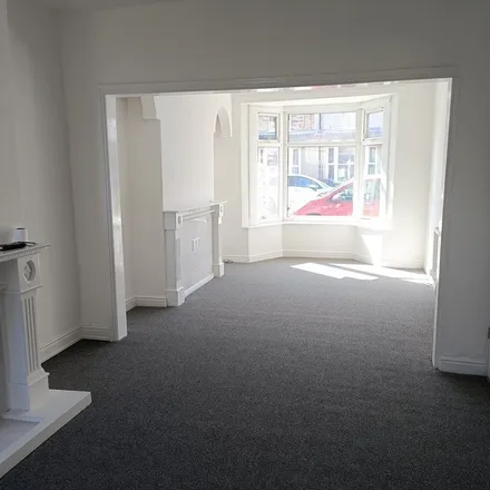 Image 5 - Albert Avenue Pools, Lowther Street, Hull, HU3 6QF, United Kingdom - Apartment for rent
