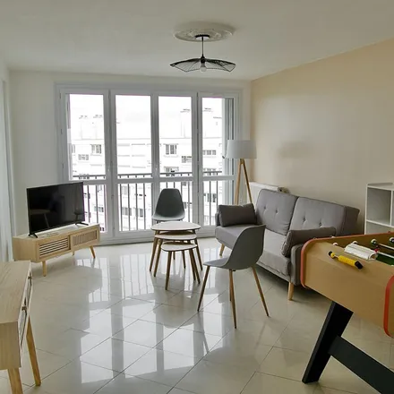 Rent this 4 bed apartment on 40 Rue Verte in 45160 Olivet, France