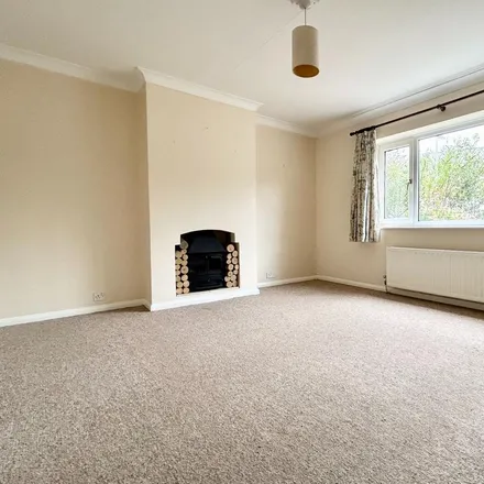 Image 2 - Updown Cottage, Chertsey Road, Windlesham, GU20 6EW, United Kingdom - Duplex for rent