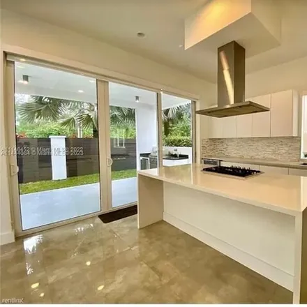 Image 5 - 10240 Northwest 74th Terrace, Doral, FL 33178, USA - House for sale