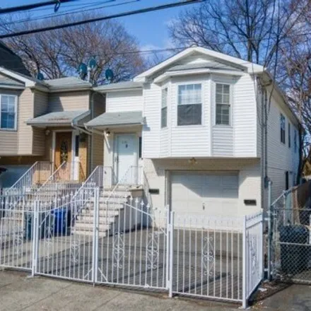 Buy this 6 bed house on 301 South 19th Street in Newark, NJ 07103