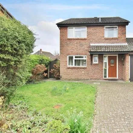 Buy this 3 bed house on Puffin Crescent in Stubbington, PO14 3LG