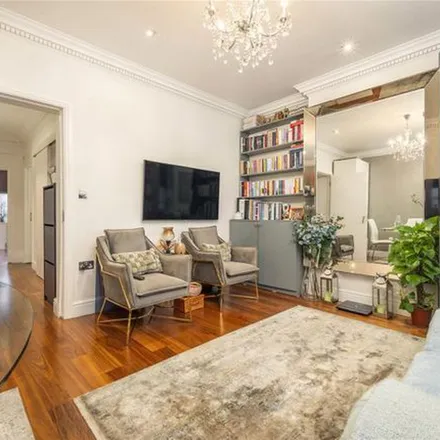 Rent this 1 bed townhouse on Kensington Gardens Square Garden in Kensington Gardens Square, London