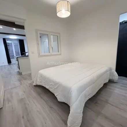 Rent this 2 bed apartment on 19 Place Malherbe in 83470 Saint-Maximin-la-Sainte-Baume, France