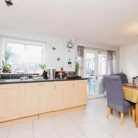Image 2 - 4 Trentham Close, Bristol, BS2 9XF, United Kingdom - Townhouse for sale