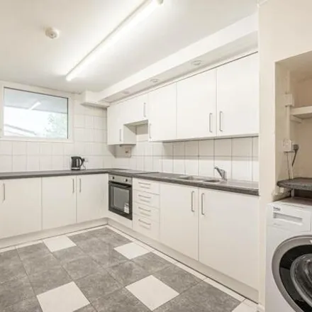 Image 2 - 47 Palmers Road, London, N11 1BH, United Kingdom - Apartment for rent