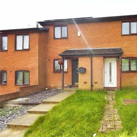 Buy this 2 bed house on Anstey Place in Burghfield Common, RG7 3NQ