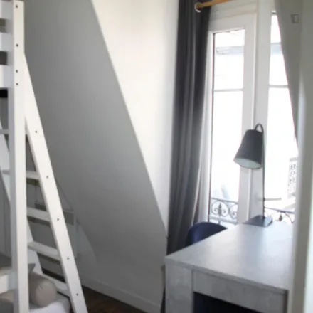 Rent this studio apartment on 33 Avenue de Suffren in 75007 Paris, France