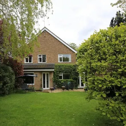 Buy this 4 bed house on Milebush in Linslade, LU7 2UB