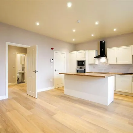 Rent this 1 bed apartment on Zi's Piri Piri in 36a Mill Road, Cambridge