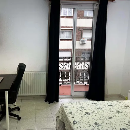 Rent this 4 bed room on El Capirote de Granada in Calle de Alonso Cano, 38