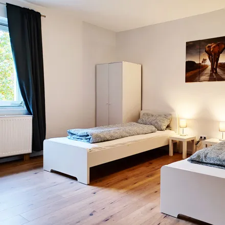 Rent this 4 bed apartment on Im Bastholz 6 in 38108 Brunswick, Germany