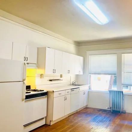 Rent this 1 bed apartment on Darien Apartments in 1505 Jackson Street, Oakland