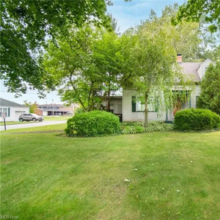 Image 1 - 276 Grandview Avenue Southeast, Hubbard, Trumbull County, OH 44425, USA - House for sale