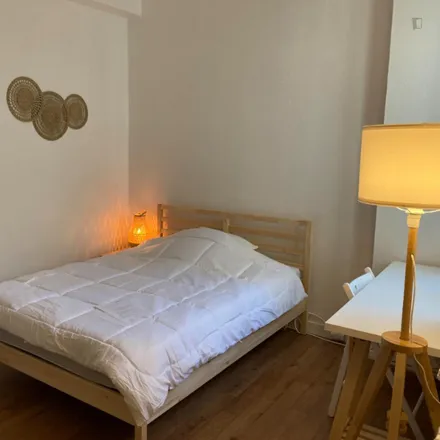 Rent this 6 bed room on 3 Square Rapp in 75007 Paris, France