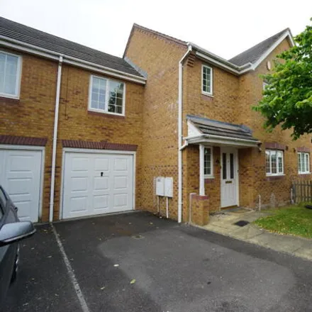 Rent this 6 bed townhouse on 4 Hawksmoor Lane in Stoke Gifford, BS16 1WS