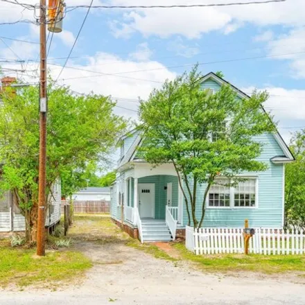 Buy this studio house on 3199 Spruill Avenue in Charleston Heights, North Charleston