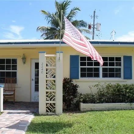 Image 2 - 2240 Northeast 37th Street, Lighthouse Point, FL 33064, USA - House for sale