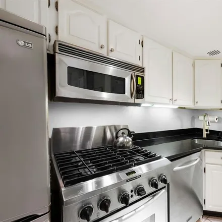 Image 4 - 142 WEST 82ND STREET 2 in New York - Apartment for sale