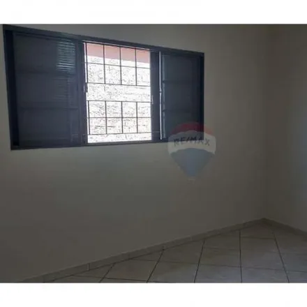 Rent this 3 bed house on Rua Domingos dos Santos in Vila Universitária, Mogi Mirim - SP