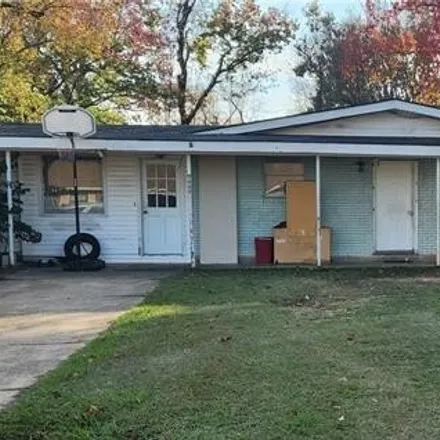 Buy this 4 bed house on 5327 Hall Street in Rapides Parish, LA 71303