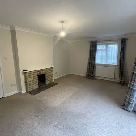 Rent this 4 bed apartment on Pershore Road in Basingstoke, RG24 9BH