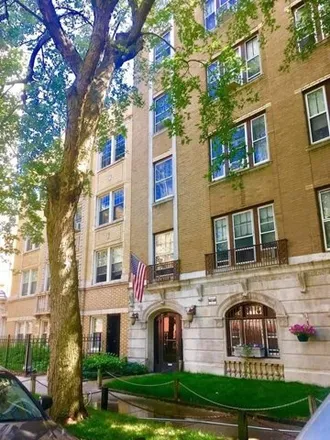 Image 1 - 5902-5910 North Kenmore Avenue, Chicago, IL 60660, USA - House for sale