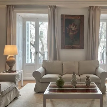 Rent this 3 bed apartment on Calle de Alcalá in 55, 28014 Madrid